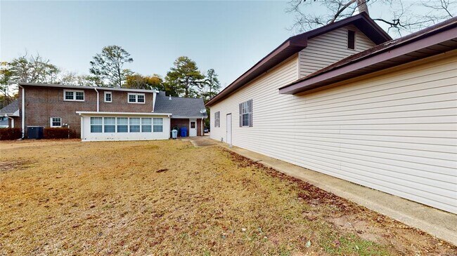 Building Photo - 126 Cedar Dr