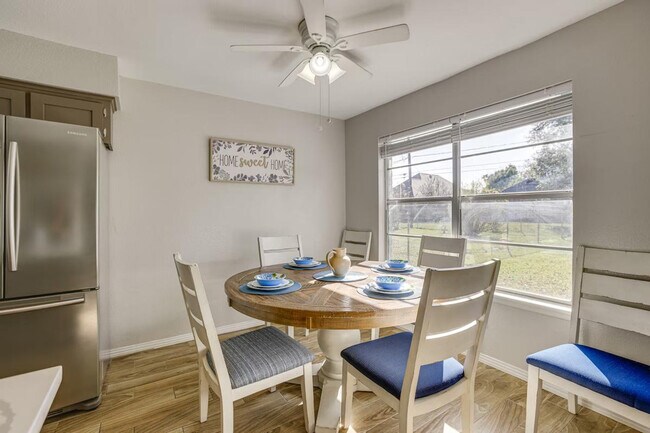 Building Photo - 8020 Botany Ln