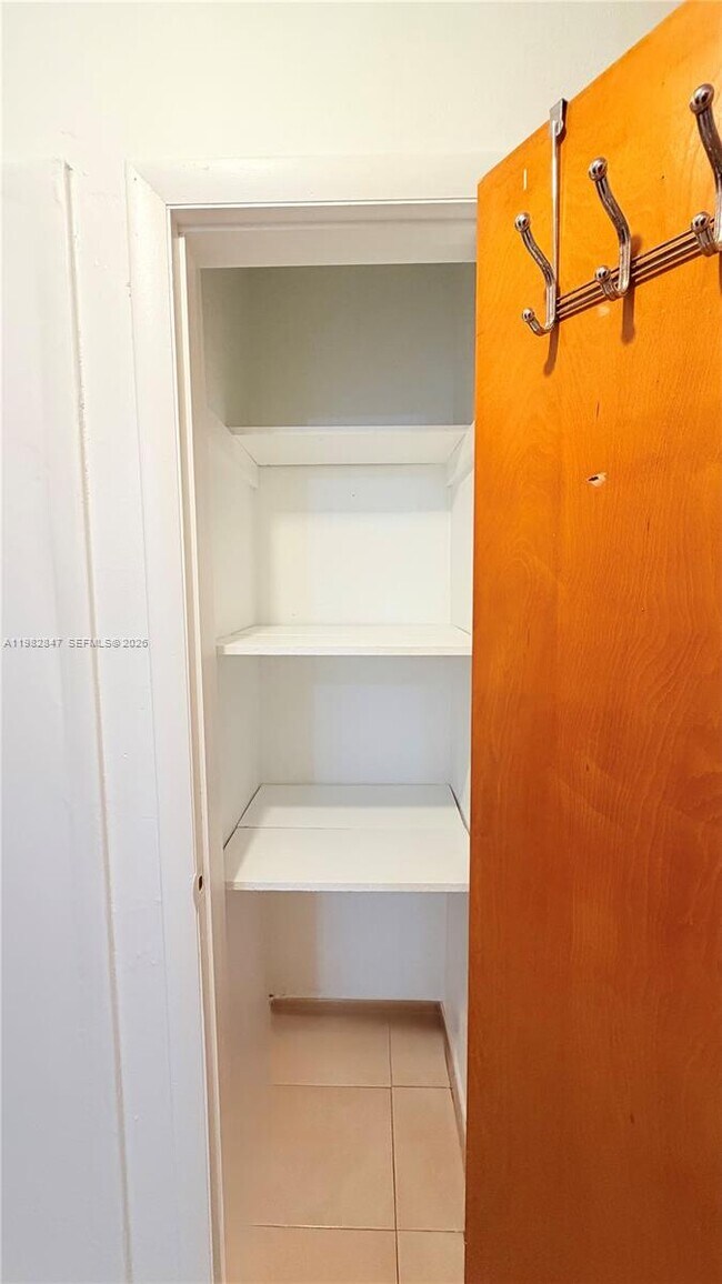 Building Photo - 3165 W 2nd Ave