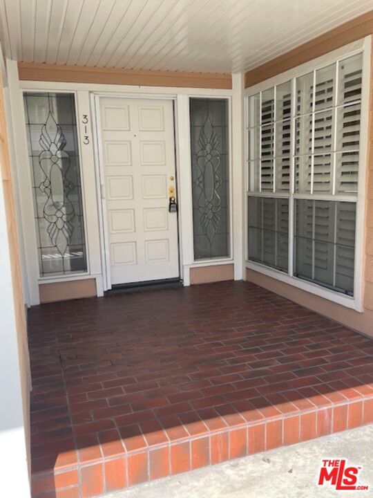 Building Photo - 4338 Redwood Ave