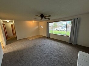 Building Photo - 1650 NW Highland Dr