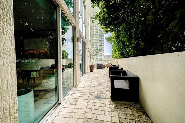 Building Photo - 200 Sunny Isles Blvd