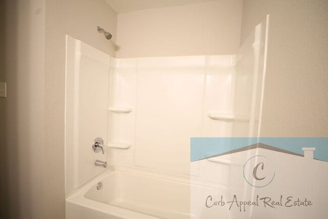 Building Photo - Beautiful 3 bed / 2 bath home with fenced back yard - Nettleton!!