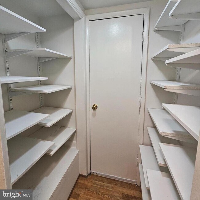 Building Photo - 7723 Donnybrook Ct