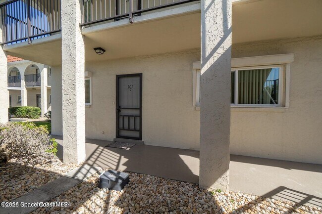 Building Photo - 201 St Lucie Ln