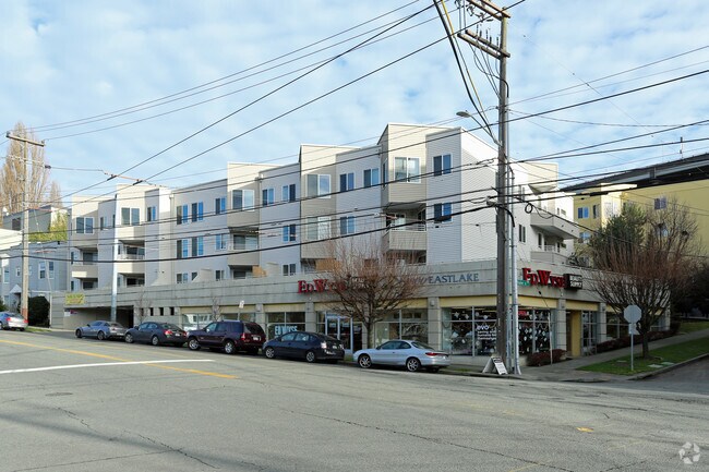 Primary Photo - 1800 Eastlake Apts (Scenic)