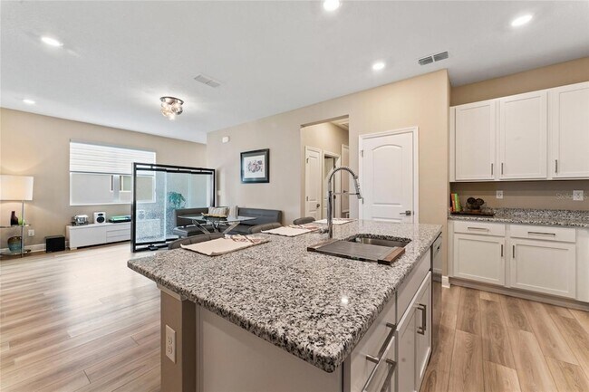 Building Photo - 9368 Sandy Bluffs Circle