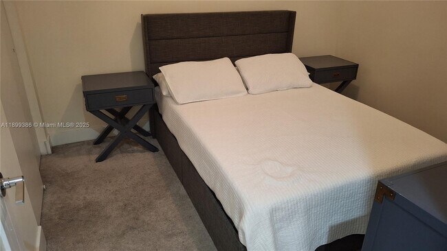 Building Photo - 6310 NW 103rd Pl