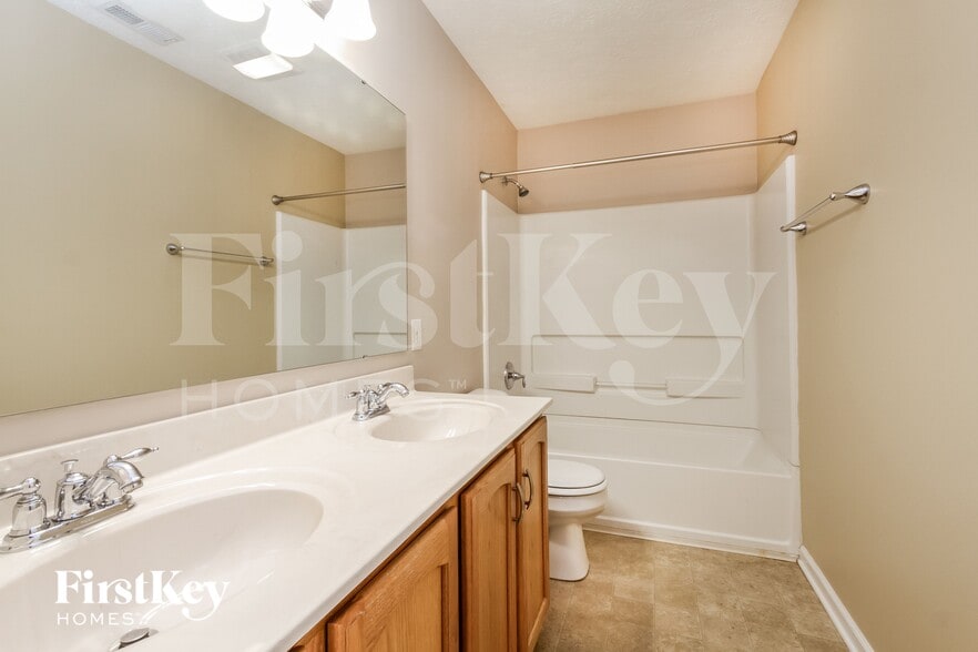 Building Photo - 2243 Tanya Dr