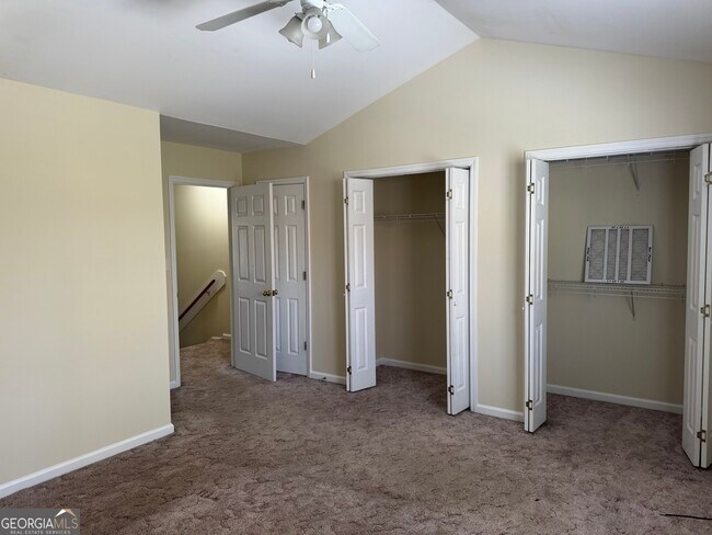 Building Photo - 135 Logmont Trace