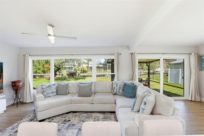 Building Photo - 2705 Gulfstream Rd