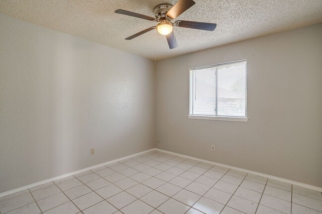 Building Photo - 4517 Compass Ct