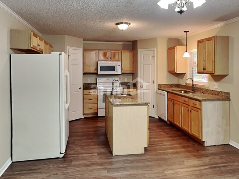 Building Photo - 12916 Parkington Dr