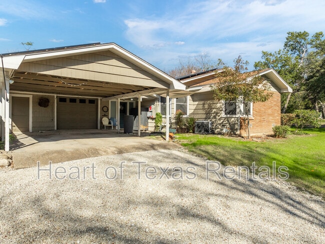 Building Photo - 3300 Adeline Dr