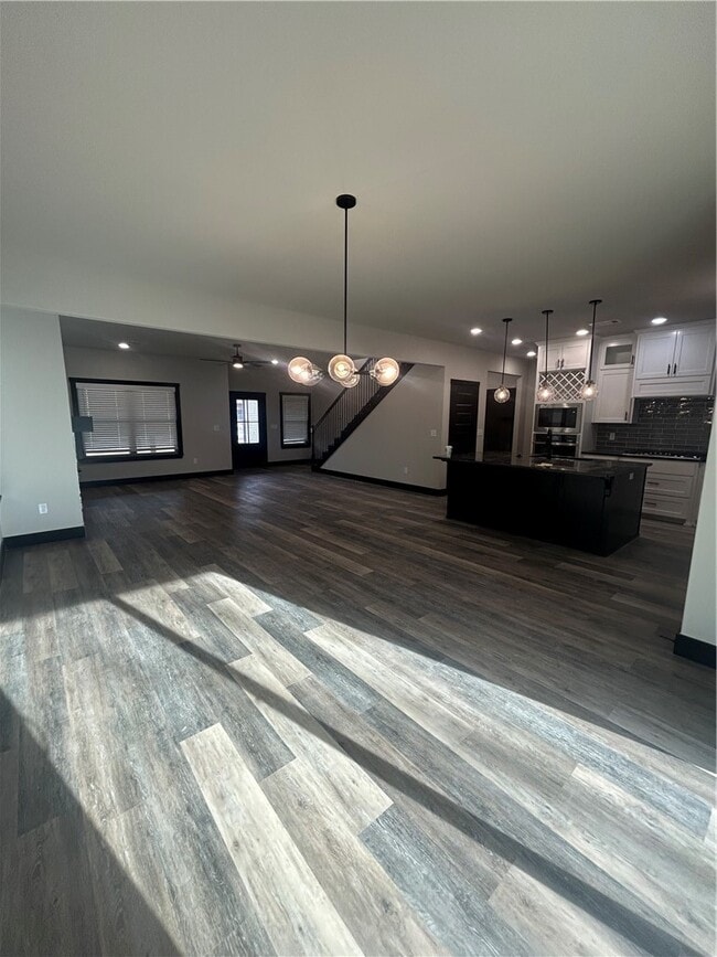 Building Photo - 3313 SW Lucretia Rd