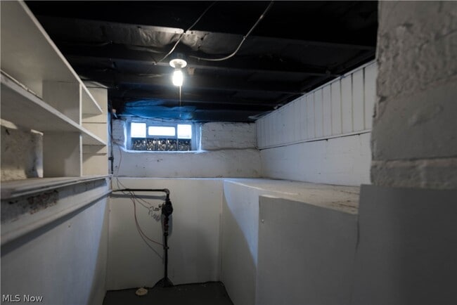 Building Photo - 7003 Brecksville Rd