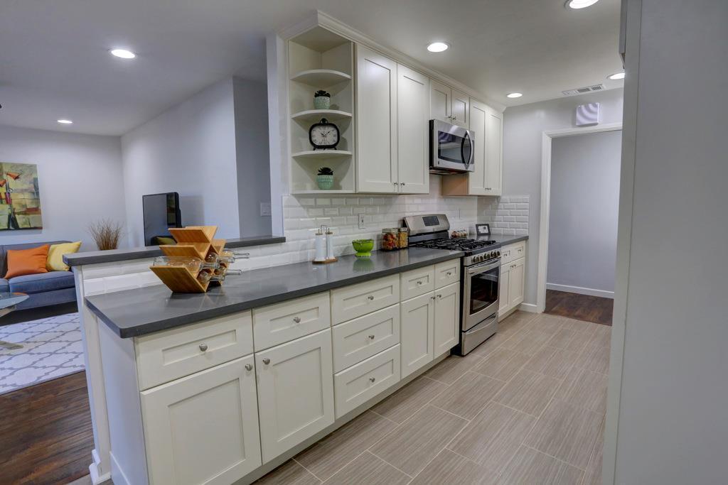 Kitchen - 373 DAYTON AVE