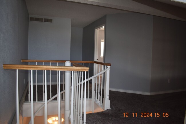 Building Photo - Littleton 3 BEDROOMS - GREAT LOCATION