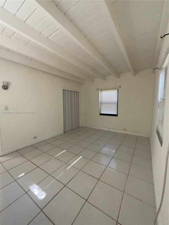 Building Photo - 1503 NE 128th St