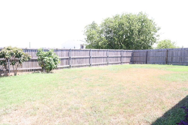 Building Photo - "Charming 3-Bed, 2-Bath Oasis in Austin!!