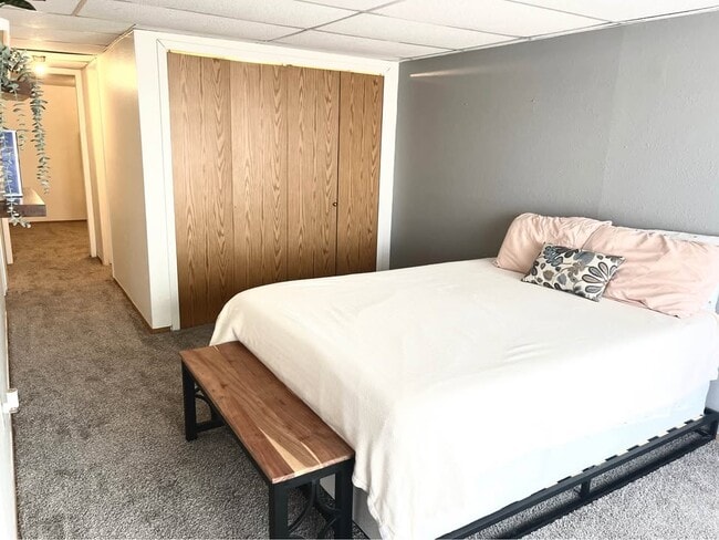 Building Photo - 8773 W Cornell Ave