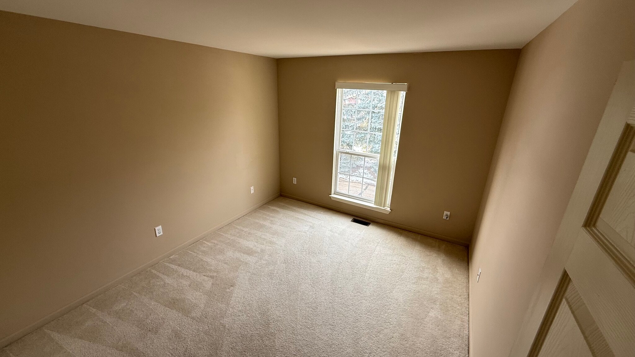 Bedroom - 4200 Chesapeake Cir