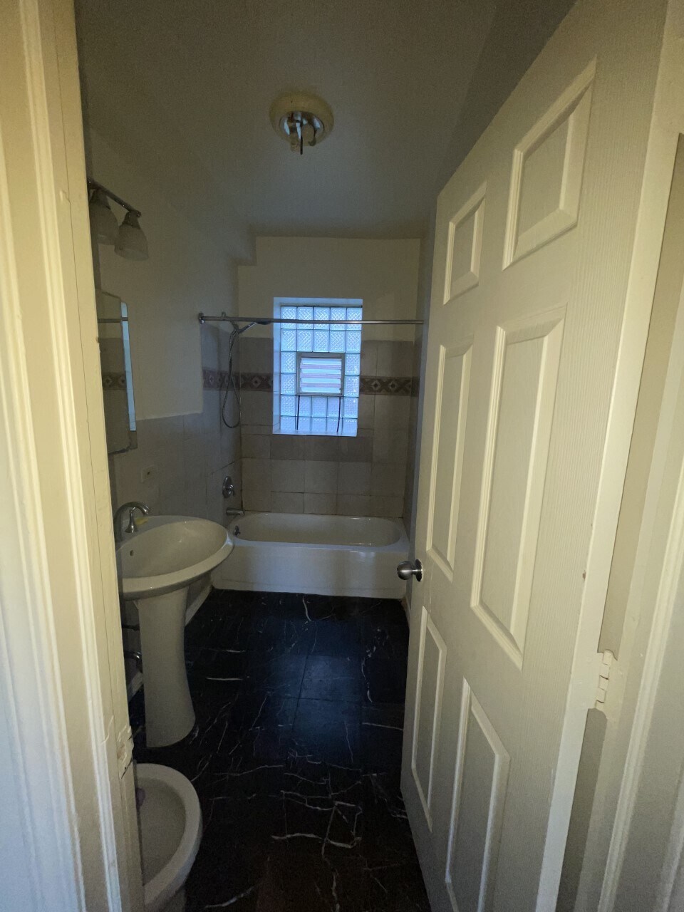 Bathroom - 4926 N Kedzie Ave