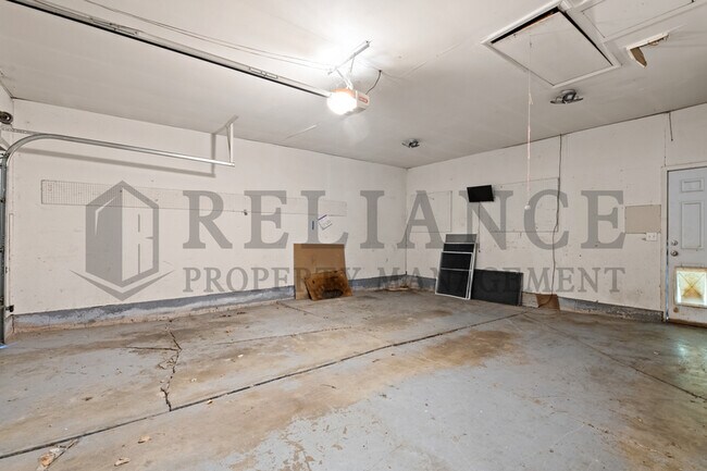 Building Photo - 630 Park Rd