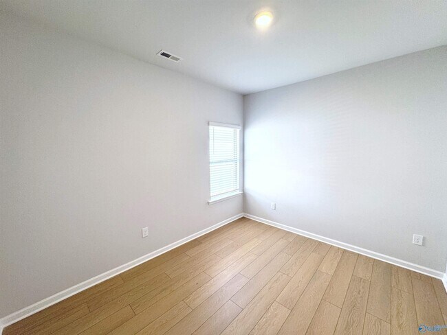 Building Photo - 161 Little Britain St