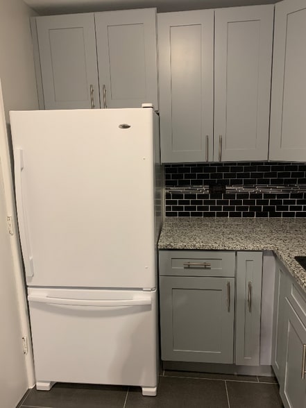 Building Photo - 8027 S Exchange Ave