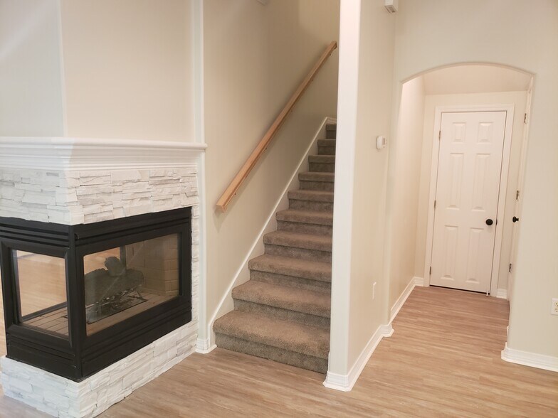 Building Photo - 1301 Treasure Cove