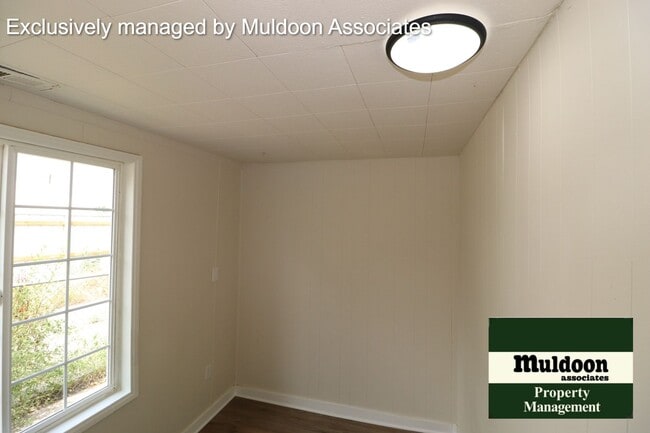 Building Photo - Affordable 1 bed 1 bath remodeled and read...