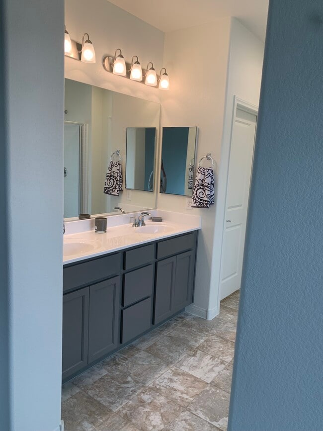Building Photo - 5745 E La Campana Dr