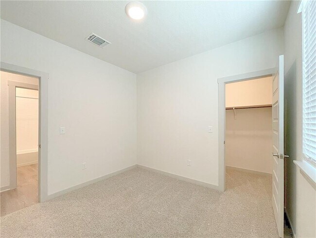 Building Photo - 10501 Defender Trl