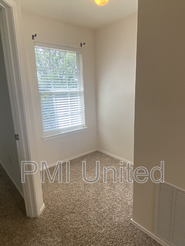 Building Photo - 3805 Oceanview Dr