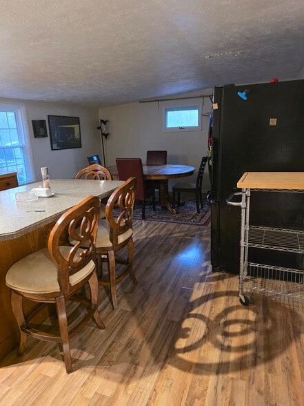 Building Photo - 6990 W Lake Rd