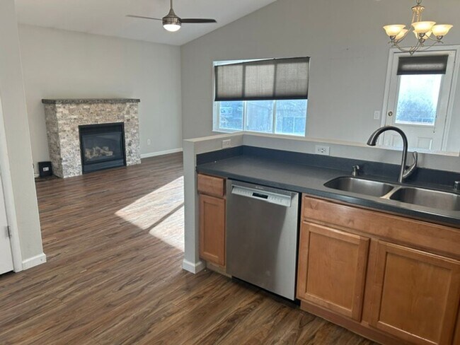 Building Photo - 12057 Regency Dr