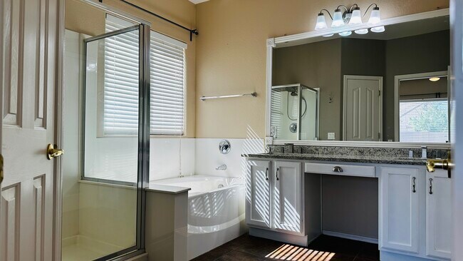 Building Photo - 839 E Las Colinas Pl