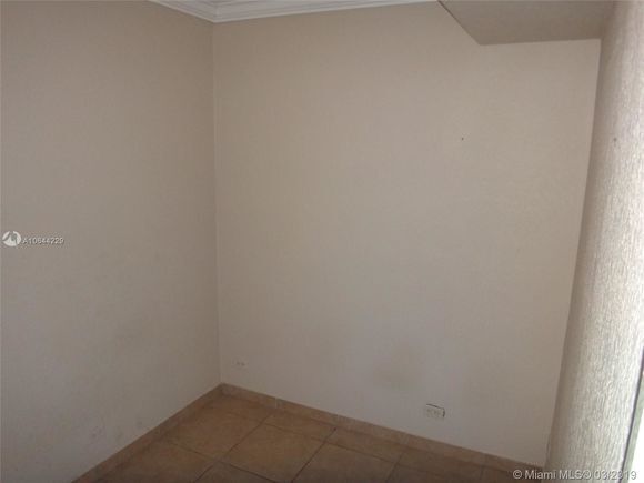 Building Photo - 5601 Collins Ave