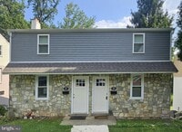 Building Photo - 647 Roberts Ave