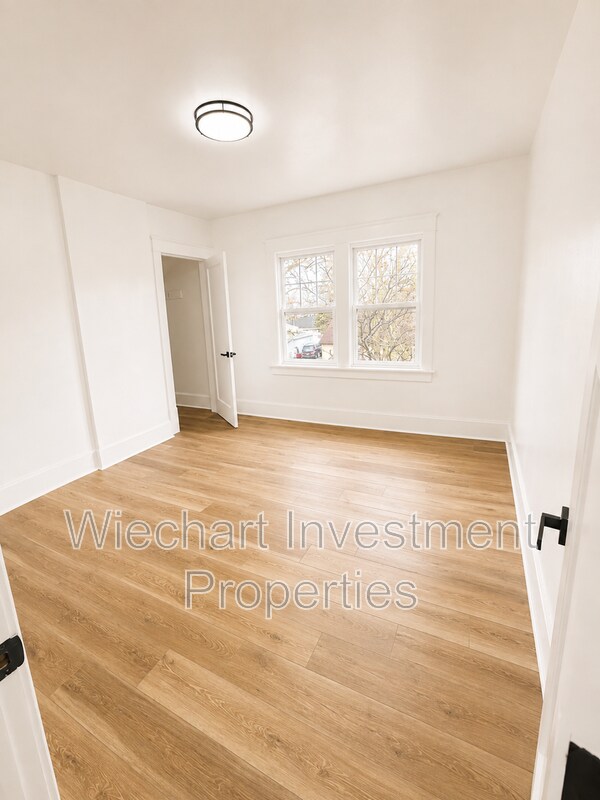 Building Photo - 201 S Blackhoof St