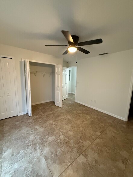 Building Photo - 739 Jack Ave S