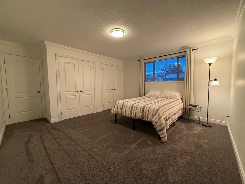 Building Photo - 2260 Richards Ave