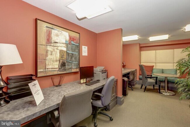 Building Photo - 777 7th St NW