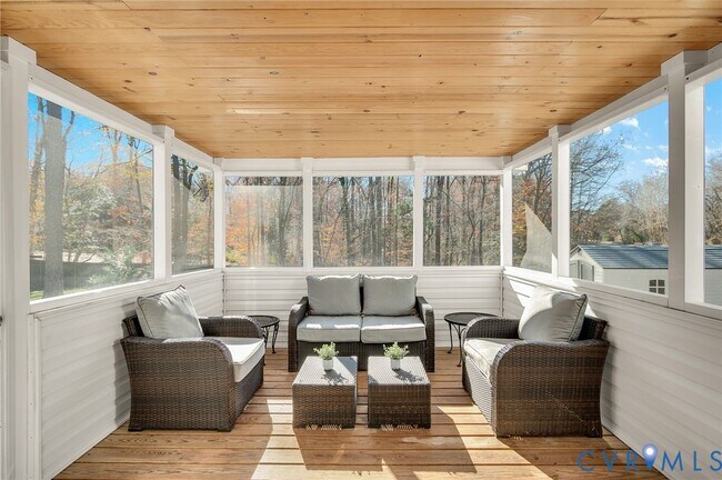 Building Photo - 9621 Peppertree Dr