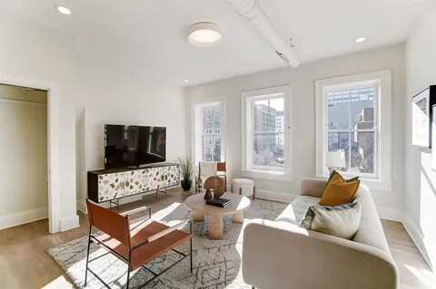 Building Photo - 33 E Court St