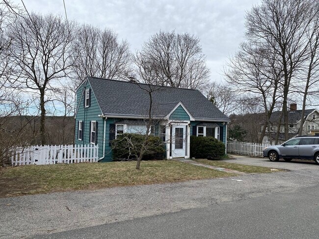 Building Photo - 11 Woodbury St