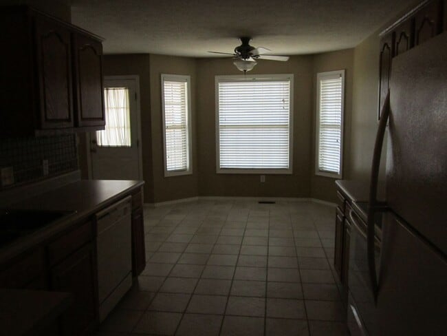 Building Photo - Beautiful 3 Bedroom Home in Gated Neighborhood!
