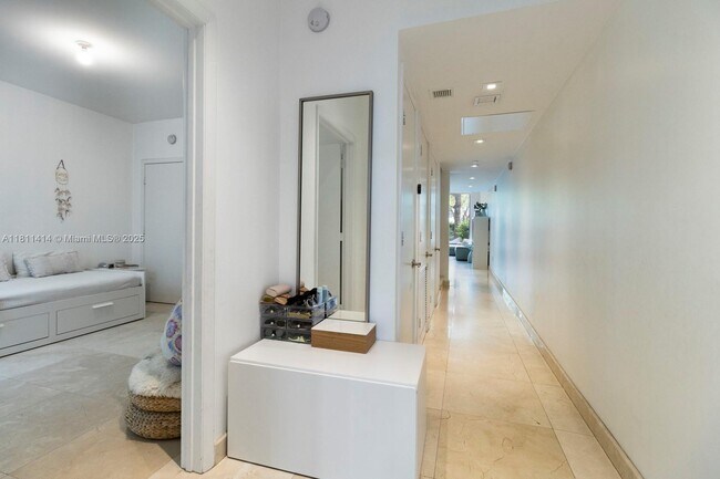 Building Photo - 6000 Collins Ave