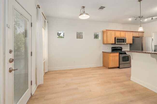 Building Photo - 4803 Pecan Springs Rd